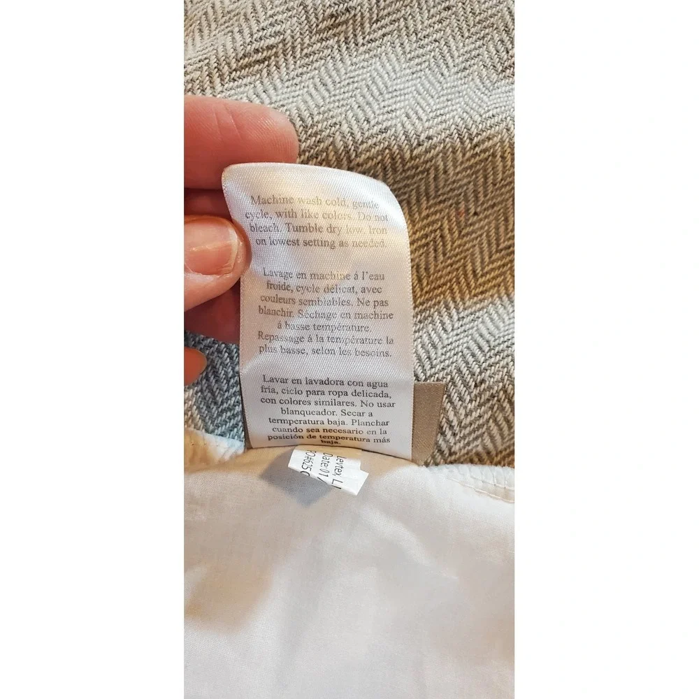 Levtex Baby Crib Skirt White‎ Gray Pink